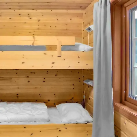 3 Bedroom Stunning In Åkra